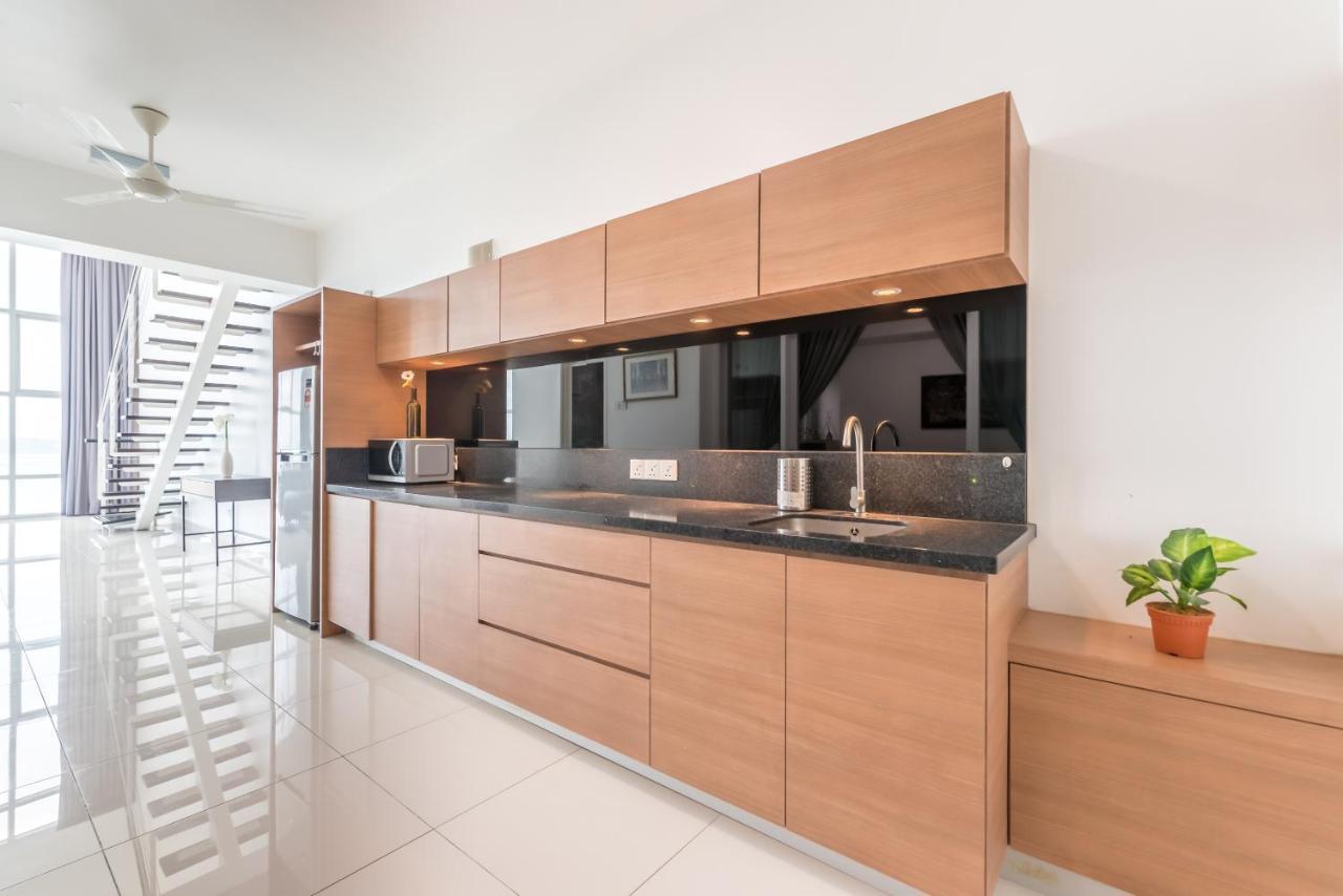 Maritime Penthouse Suite By The Sea George Town Extérieur photo