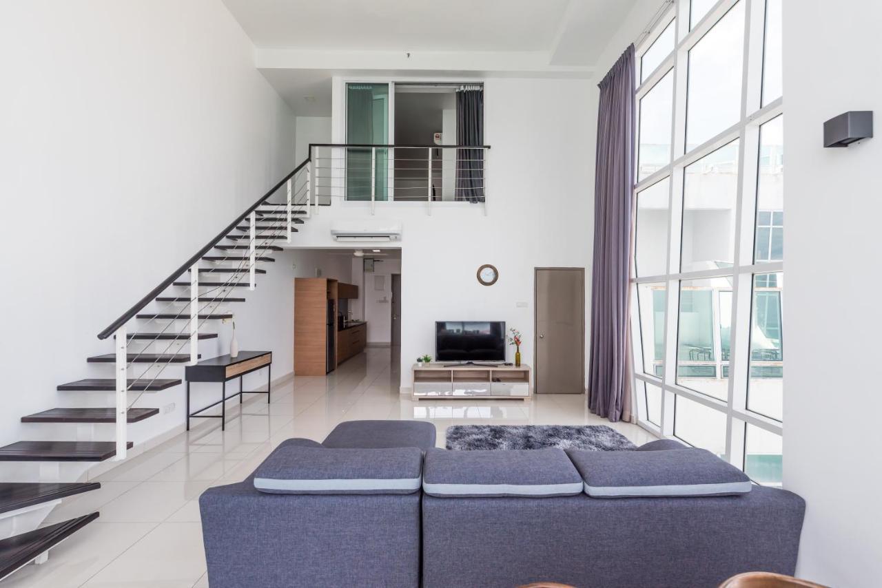 Maritime Penthouse Suite By The Sea George Town Extérieur photo